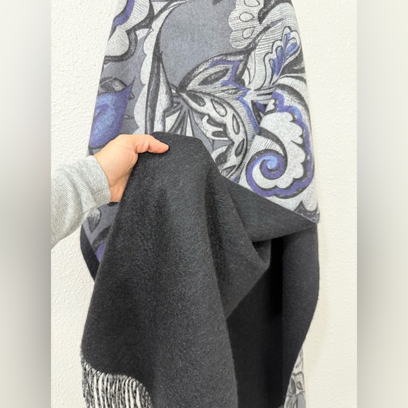 Nordstrom 80" x 27" Large Oblong Scarf Cashmere Graphic Floral Print Fringe - Picture 5 of 9